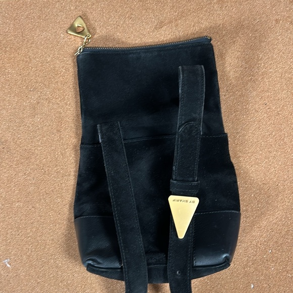 Vintage Women’s by Sharif Black Suede Leather Hold Hardware Folded Crossbody Bag - Picture 7 of 16